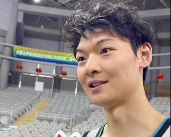 开云体育-中国官网登录入口-俱乐部杯再战广东，王哲林：有种季后赛的感觉，目标就是卫冕